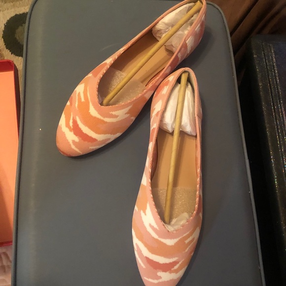 NWT Pink camo ballet flats - Picture 2 of 3